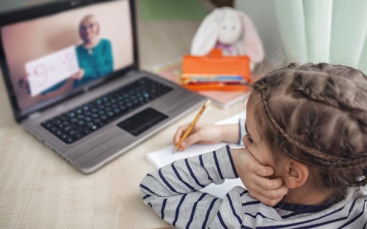 Aulas virtuales en los hogares gallegos