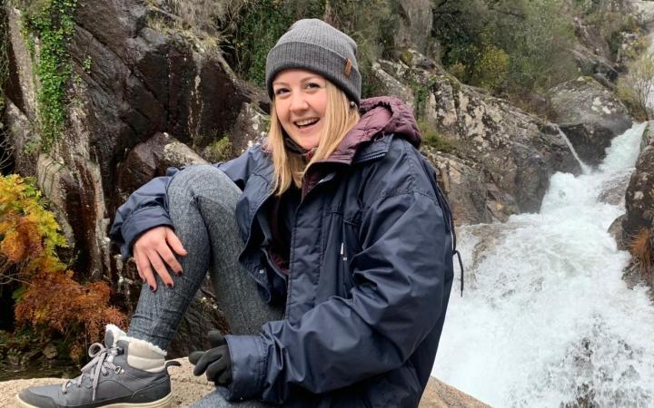 Camila Jiménez durante una excursión en la sierra del Xures