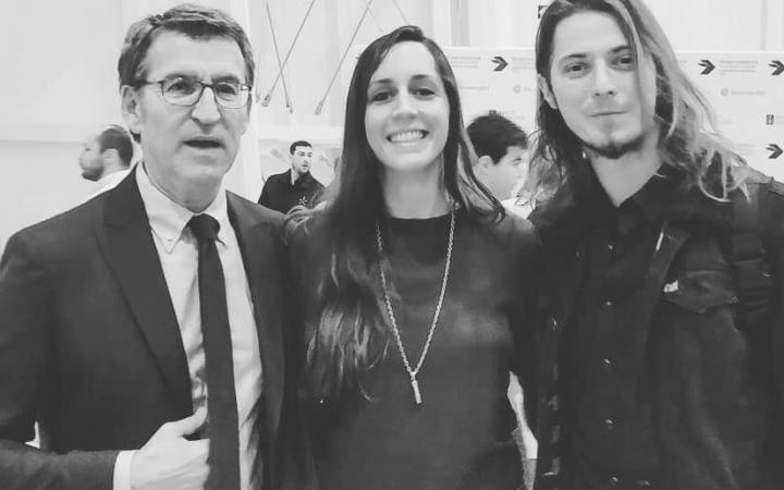 El presidente de la Xunta de Galicia con Gala y su marido 