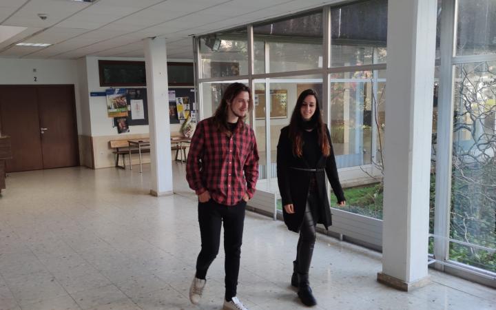 Gala Patiño y su marido en la USC Galicia