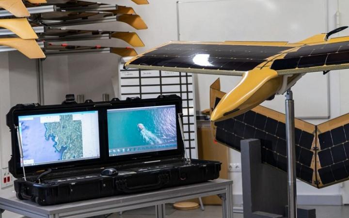 Dron marine instruments