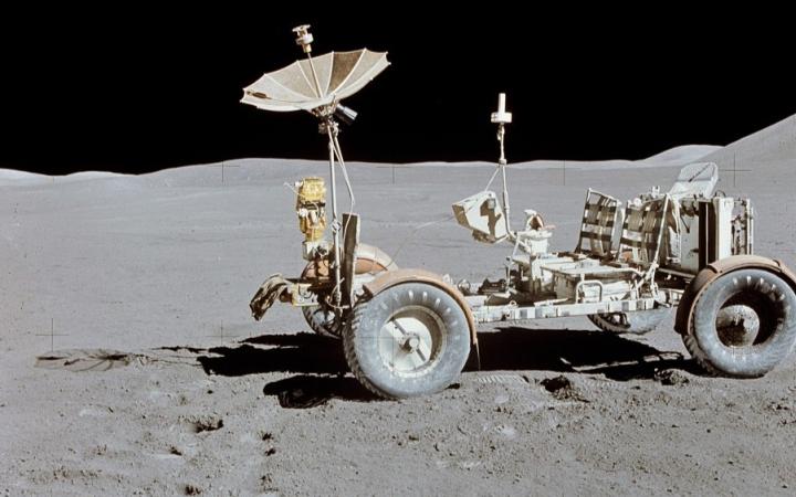 Lunar rover