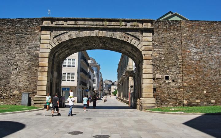 Puerta del Obispo Aguirre